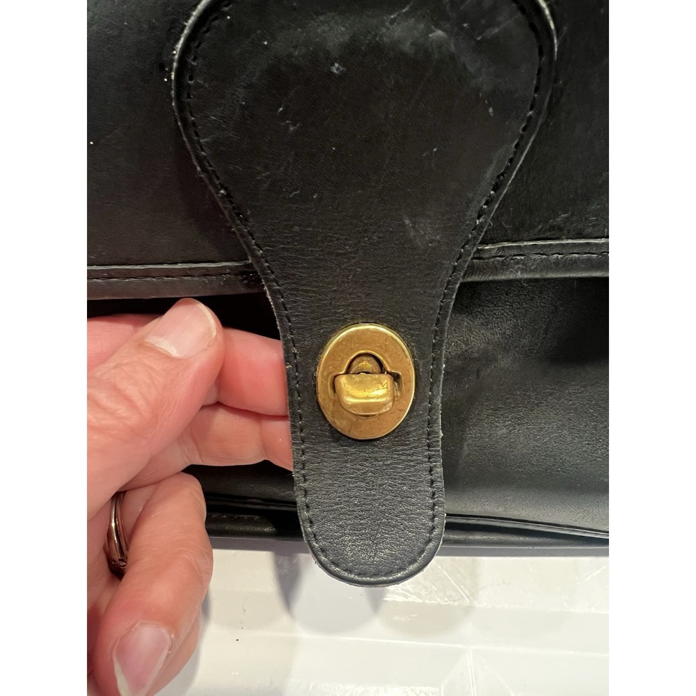 Classic Black Leather Crossbody Satchel - Picture 3 of 13